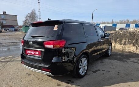 KIA Carnival III, 2016 год, 2 390 000 рублей, 5 фотография