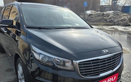 KIA Carnival III, 2016 год, 2 390 000 рублей, 2 фотография