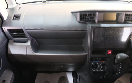 Toyota Roomy I, 2021 год, 1 349 000 рублей, 16 фотография