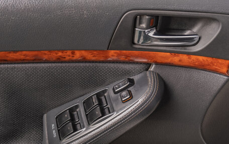 Toyota Avensis III рестайлинг, 2004 год, 549 000 рублей, 8 фотография