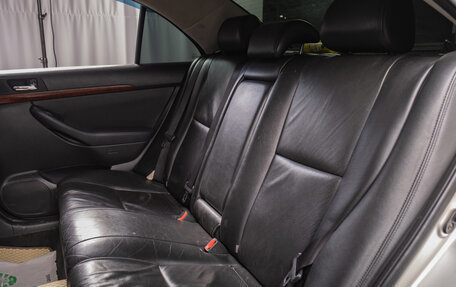 Toyota Avensis III рестайлинг, 2004 год, 549 000 рублей, 19 фотография