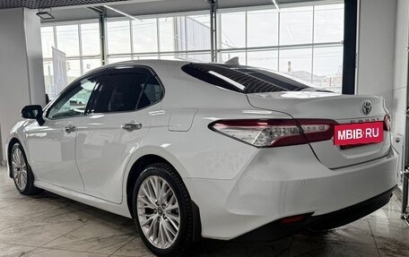 Toyota Camry, 2018 год, 2 349 000 рублей, 4 фотография