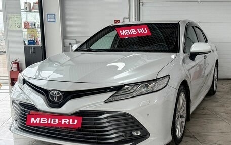 Toyota Camry, 2018 год, 2 349 000 рублей, 2 фотография