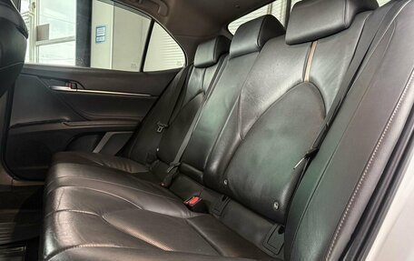 Toyota Camry, 2018 год, 2 349 000 рублей, 10 фотография