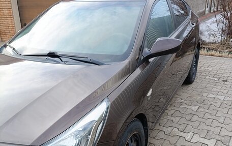 Hyundai Solaris II рестайлинг, 2015 год, 1 050 000 рублей, 3 фотография