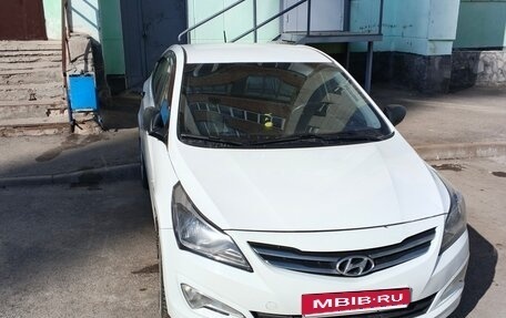 Hyundai Solaris II рестайлинг, 2015 год, 950 000 рублей, 1 фотография