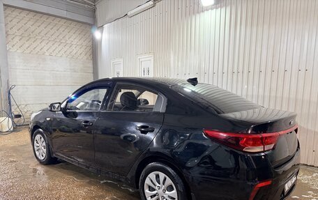 KIA Rio IV, 2019 год, 1 000 000 рублей, 3 фотография