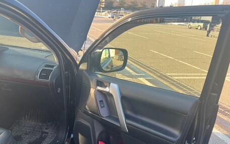 Toyota Land Cruiser Prado 150 рестайлинг 2, 2017 год, 4 900 000 рублей, 8 фотография