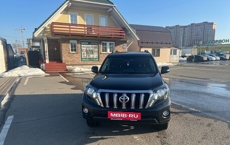 Toyota Land Cruiser Prado 150 рестайлинг 2, 2017 год, 4 900 000 рублей, 10 фотография
