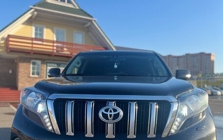 Toyota Land Cruiser Prado 150 рестайлинг 2, 2017 год, 4 900 000 рублей, 11 фотография