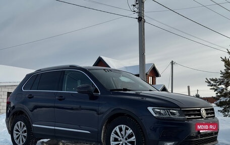 Volkswagen Tiguan II, 2017 год, 2 150 000 рублей, 2 фотография