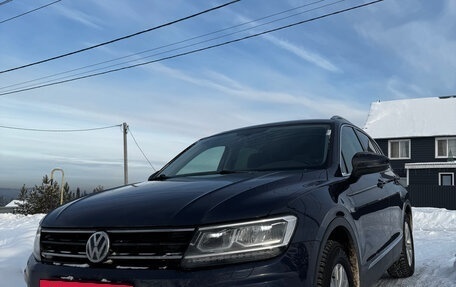 Volkswagen Tiguan II, 2017 год, 2 150 000 рублей, 3 фотография