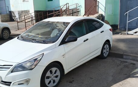 Hyundai Solaris II рестайлинг, 2015 год, 950 000 рублей, 2 фотография