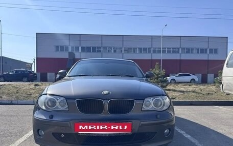 BMW 1 серия, 2006 год, 900 000 рублей, 2 фотография
