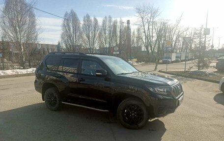 Toyota Land Cruiser Prado 150 рестайлинг 2, 2021 год, 5 935 000 рублей, 4 фотография