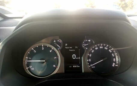 Toyota Land Cruiser Prado 150 рестайлинг 2, 2021 год, 5 935 000 рублей, 7 фотография