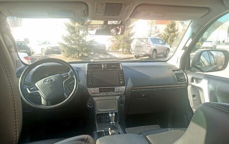 Toyota Land Cruiser Prado 150 рестайлинг 2, 2021 год, 5 935 000 рублей, 9 фотография