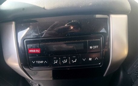 Toyota Land Cruiser Prado 150 рестайлинг 2, 2021 год, 5 935 000 рублей, 16 фотография