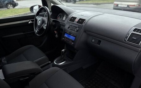 Volkswagen Touran III, 2010 год, 1 030 000 рублей, 8 фотография