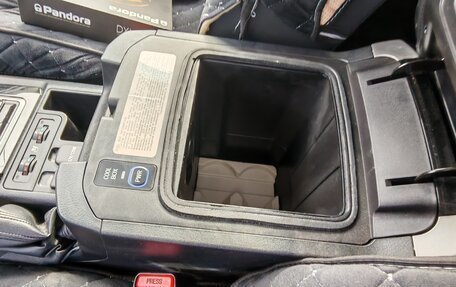 Toyota Land Cruiser Prado 150 рестайлинг 2, 2021 год, 6 700 000 рублей, 6 фотография