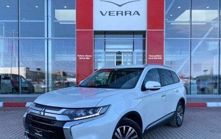 Mitsubishi Outlander III рестайлинг 3, 2021 год, 2 650 000 рублей, 1 фотография