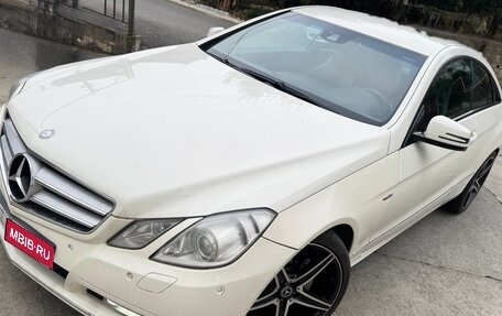 Mercedes-Benz E-Класс, 2011 год, 880 000 рублей, 1 фотография