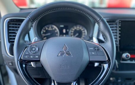 Mitsubishi Outlander III рестайлинг 3, 2021 год, 2 650 000 рублей, 12 фотография