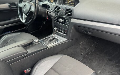 Mercedes-Benz E-Класс, 2011 год, 880 000 рублей, 11 фотография