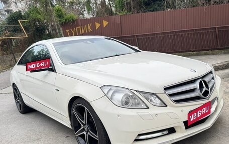 Mercedes-Benz E-Класс, 2011 год, 880 000 рублей, 4 фотография