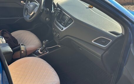 Hyundai Solaris II рестайлинг, 2017 год, 1 300 000 рублей, 15 фотография