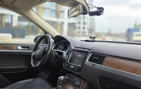 Volkswagen Touareg III, 2013 год, 2 600 000 рублей, 3 фотография
