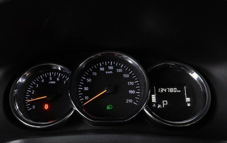 Renault Logan II, 2020 год, 749 000 рублей, 13 фотография