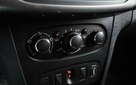 Renault Logan II, 2020 год, 749 000 рублей, 14 фотография