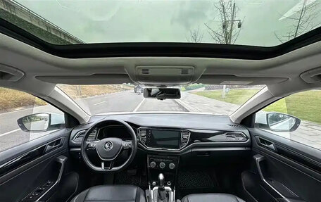 Volkswagen T-Roc I, 2022 год, 1 350 013 рублей, 7 фотография