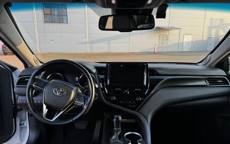 Toyota Camry, 2021 год, 3 490 000 рублей, 7 фотография