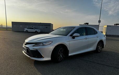 Toyota Camry, 2021 год, 3 490 000 рублей, 5 фотография