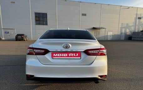 Toyota Camry, 2021 год, 3 490 000 рублей, 6 фотография