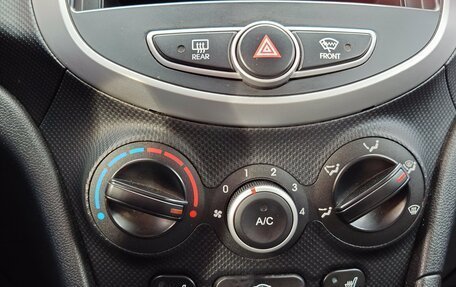 Hyundai Solaris II рестайлинг, 2013 год, 894 000 рублей, 13 фотография