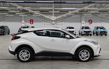 Toyota C-HR I рестайлинг, 2020 год, 2 730 000 рублей, 5 фотография