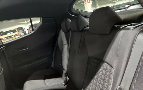 Toyota C-HR I рестайлинг, 2020 год, 2 730 000 рублей, 15 фотография