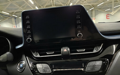 Toyota C-HR I рестайлинг, 2020 год, 2 730 000 рублей, 18 фотография