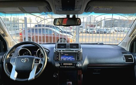 Toyota Land Cruiser Prado 150 рестайлинг 2, 2015 год, 3 600 000 рублей, 14 фотография