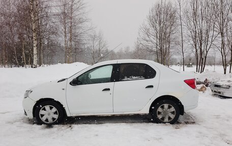 Renault Logan II, 2015 год, 400 000 рублей, 3 фотография