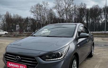 Hyundai Solaris II рестайлинг, 2017 год, 1 280 000 рублей, 1 фотография