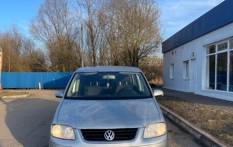 Volkswagen Touran III, 2004 год, 405 000 рублей, 2 фотография