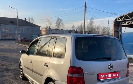 Volkswagen Touran III, 2004 год, 405 000 рублей, 8 фотография