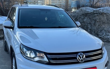 Volkswagen Tiguan I, 2011 год, 1 330 000 рублей, 2 фотография