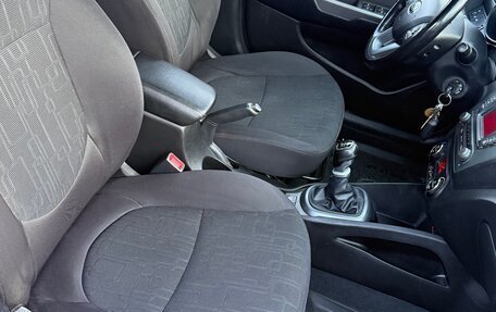 KIA Rio III рестайлинг, 2013 год, 850 000 рублей, 11 фотография