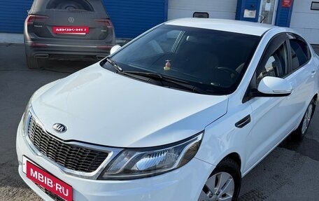 KIA Rio III рестайлинг, 2013 год, 850 000 рублей, 2 фотография