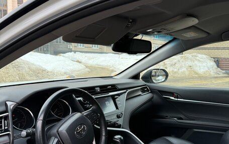 Toyota Camry, 2020 год, 3 300 000 рублей, 5 фотография